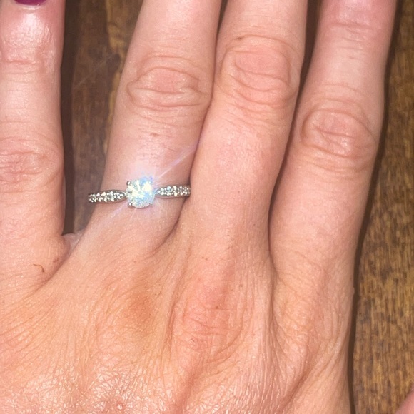 Tiffany & Co Harmony 0.71ct. Round Engagement Ring with a Diamond Platinum Band - Picture 10 of 12